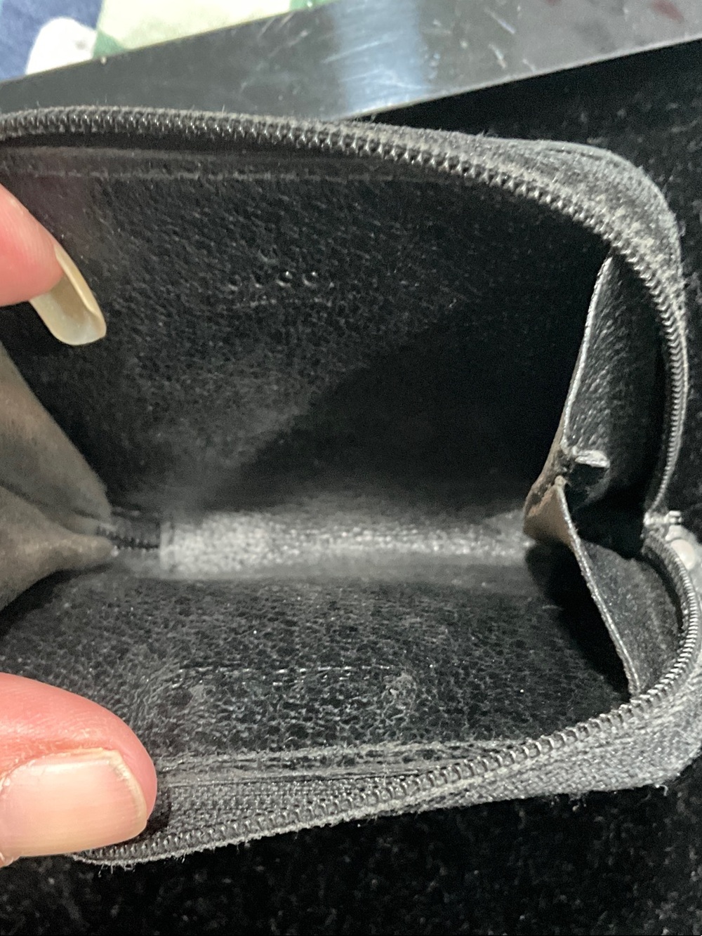 Gucci Black Monogram Zip Wallet - Picture 4 of 4